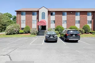 2400 Skyline Dr, Lowell, MA 01854 - Photo 15
