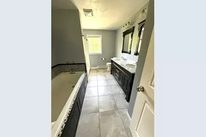 1026 Worcester Rd, New Braintree, MA 01531 - Photo 9
