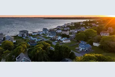 3 Rockland St, Fairhaven, MA 02719 - Photo 3