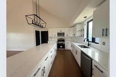 115 Ricketson St, New Bedford, MA 02744 - Photo 7
