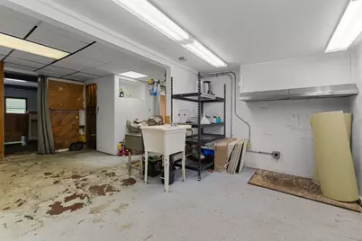 31 E Brookfield Rd, North Brookfield, MA 01535 - Photo 27