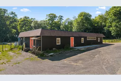 31 E Brookfield Rd, North Brookfield, MA 01535 - Photo 3
