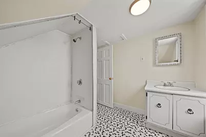 15 Shepherd St, Gloucester, MA 01930 - Photo 11
