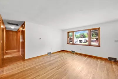 39 Northway Drive, Springfield, MA 01119 - Photo 5