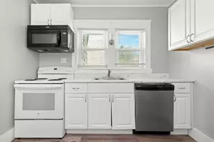 191 W 6th St, Lowell, MA 01850 - Photo 11