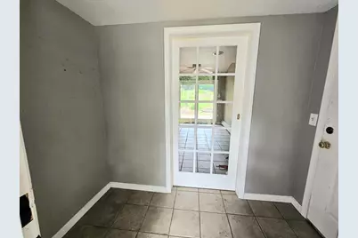 27 Lee Street, East Longmeadow, MA 01028 - Photo 5