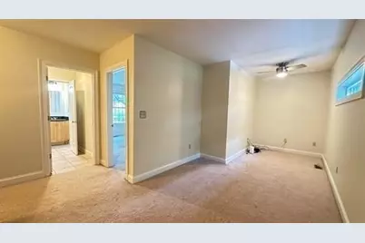 172 Arah St, Manchester, NH 03104 - Photo 29