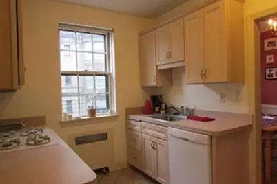 1498 Beacon St #4, Brookline, MA 02446 - Photo 5