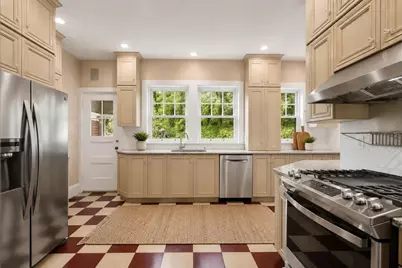 18 Eaton Ct #18, Wellesley, MA 02481 - Photo 7