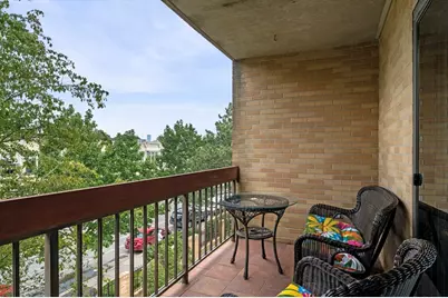 41 Centre St #305, Brookline, MA 02446 - Photo 5