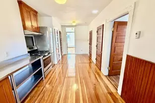9 Thacher Ct, Boston, MA 02113 - Photo 5