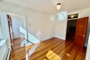 9 Thacher Ct, Boston, MA 02113 - Photo 13