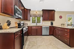 139 Suffolk Ave, Revere, MA 02151 - Photo 5