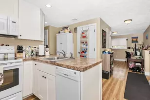 139 Suffolk Ave, Revere, MA 02151 - Photo 33