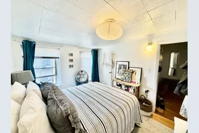 12 Hanover Ave #4, Boston, MA 02109 - Photo 11