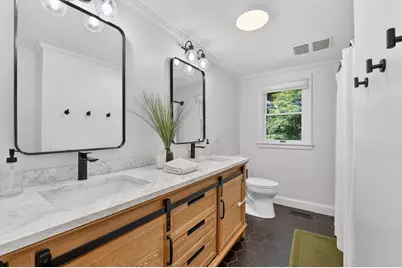 33 Lincoln St, Medway, MA 02053 - Photo 21
