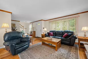 16 Mars Dr, Shrewsbury, MA 01545 - Photo 11