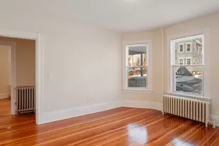 32 Robinson St, Boston, MA 02122 - Photo 9
