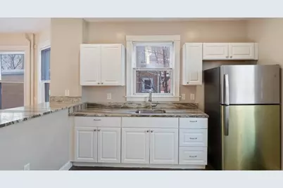 32 Robinson St #1, Boston, MA 02122 - Photo 3