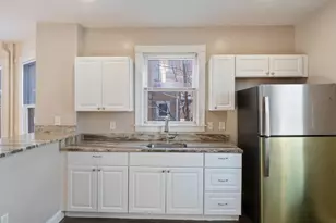 32 Robinson St, Boston, MA 02122 - Photo 3