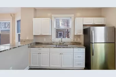 32 Robinson St #1, Boston, MA 02122 - Photo 3
