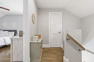18 Sylvester Rd, Boston, MA 02122 - Photo 9
