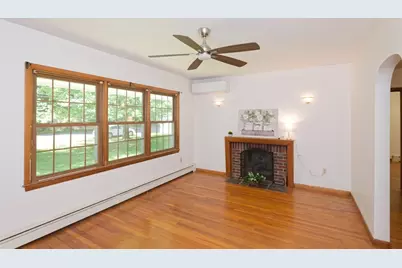 114 Plain St, Hopedale, MA 01747 - Photo 3