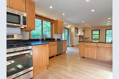 63 Pierrepont Rd, Newton, MA 02462 - Photo 7