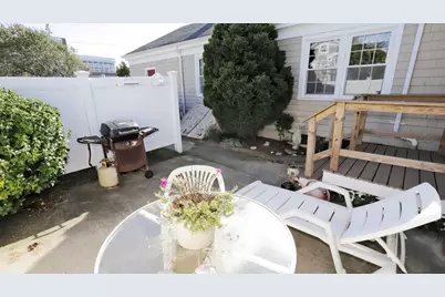 672 W Rodney French Blvd, New Bedford, MA 02744 - Photo 37