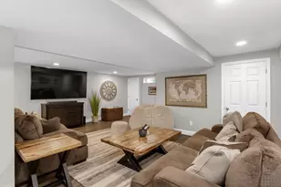713 Washington St (& Domenica Wy), Franklin, MA 02038 - Photo 33