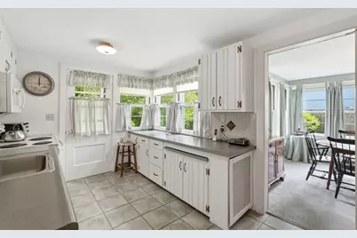 102 Blue Hills Rd, Amherst, MA 01002 - Photo 11