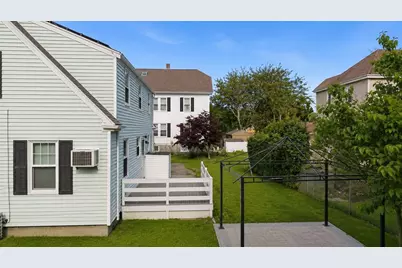 322 Harwich St, New Bedford, MA 02745 - Photo 31