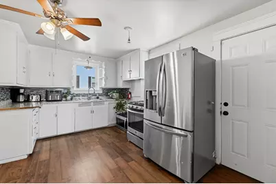 322 Harwich St, New Bedford, MA 02745 - Photo 13