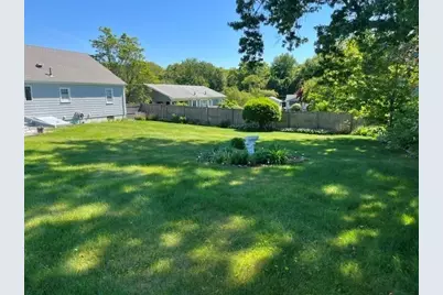 6 Hilltop Road, Dartmouth, MA 02747 - Photo 5