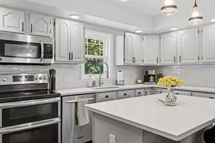 92 Everett St, Somerset, MA 02726 - Photo 9