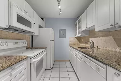 566 Commonwealth Ave #703, Boston, MA 02215 - Photo 3