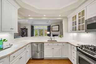 24 Porter St, Portsmouth, NH 03801 - Photo 5