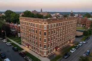 212 Walnut St, Holyoke, MA 01040 - Photo 1