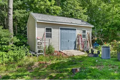 1074 Church St, New Bedford, MA 02745 - Photo 11