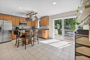 1074 Church St, New Bedford, MA 02745 - Photo 15