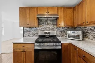 21 Golf St, Fairhaven, MA 02719 - Photo 5