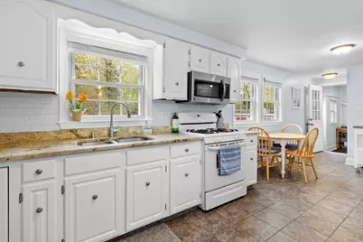 111 Locke Rd, Chelmsford, MA 01824 - Photo 9