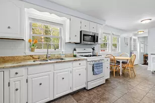 111 Locke Rd, Chelmsford, MA 01824 - Photo 9