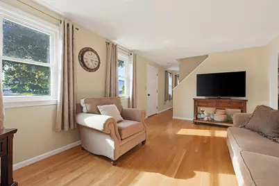 10 Douglas Ave, Methuen, MA 01844 - Photo 5