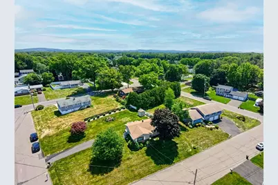 19 Moreau Ct, Chicopee, MA 01020 - Photo 3