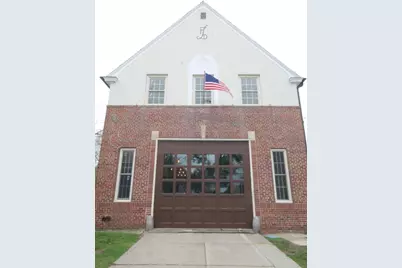 1043 Sumner Ave, Springfield, MA 01118 - Photo 1