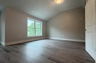 251 Sladen St, Dracut, MA 01826 - Photo 9