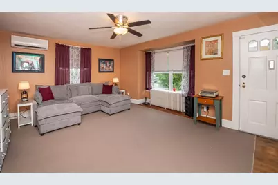 27 Suffolk Ave, Dartmouth, MA 02747 - Photo 7