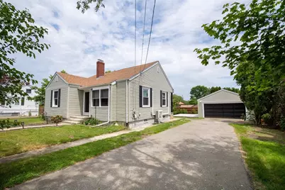 27 Suffolk Ave, Dartmouth, MA 02747 - Photo 3