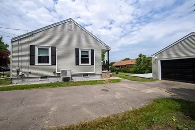 27 Suffolk Ave, Dartmouth, MA 02747 - Photo 29